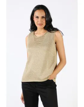 An easy glam top that gives you instant luxe look is this Ping Pong Top. In a Lurex that glints and shines with your every move, the lurex top has a round neck with a textured front and a sleeveless look. Slay it on its own or over a shirt, the style poss