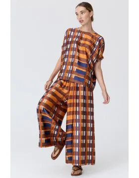 Featuring an ultra wide fit and our gorgeous satin check, the Lattice Pant are elevated for an occasion while comfortable enough to wear everyday. Elasticised waistband pull on style. Internal drawcord to adjust the fit. Hip pockets. Wide flared silhouett