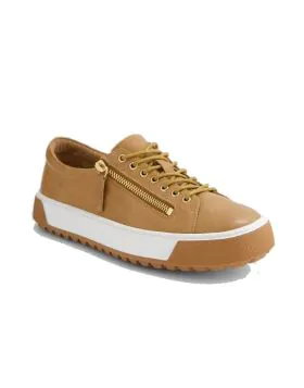 Update your casual looks with these leather sneakers by Django & Juliette. Resting on a treaded sneaker sole, TOPPINE is perfect for everyday wear.