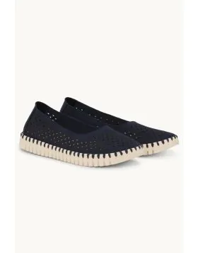 Ballerina Tulip Flat By Ilse Jacobsen In Indigo