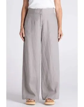 Elevate your wardrobe with the Two Ts Abbey Wide Leg Pant in beautiful tweed linen. The milk colorway brings understated sophistication to this season's essential silhouette. Cut with a generous wide leg for effortless movement and modern style, these tai
