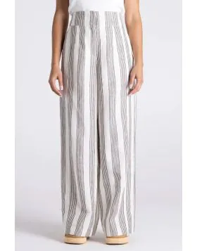 Effortlessly chic and wonderfully comfortable, these Two T mini stripe wide leg pants are crafted from 100% linen for breathability and softness. The milk and chestnut striped design adds playful charm while the relaxed wide leg silhouette works beautiful