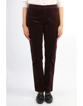 A little color never hurt anyone. Who said winter has got to be boring. This Vassalli Pinwheel baby Corduroy pants that are perfect for the season. In a straight leg and stitch details, the pull on pants come in a variety of colors that allow you to mix a
