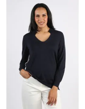 The Manhattan Sweater features a relaxed fit, a rib Mandarin collar, and contrast trim on the center back and sides. The full length sleeves are finished with a deep rib, while the ribbed hemline falls below the hip for a stylish look. 9692USF.
