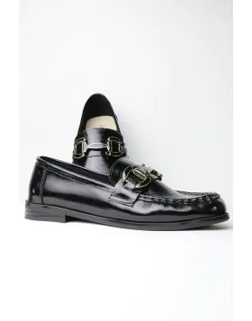 Upgrade to a classic style without giving up modern comfort with these leather loafers from Wave. the design will support your feet through long days and busy nights. style 56886.