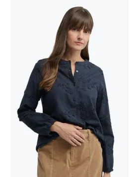 Yarra Trail Dainty Shirt In Navy