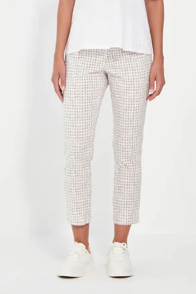 Acrobat 7/8 Tile Pant By Verge In Bark