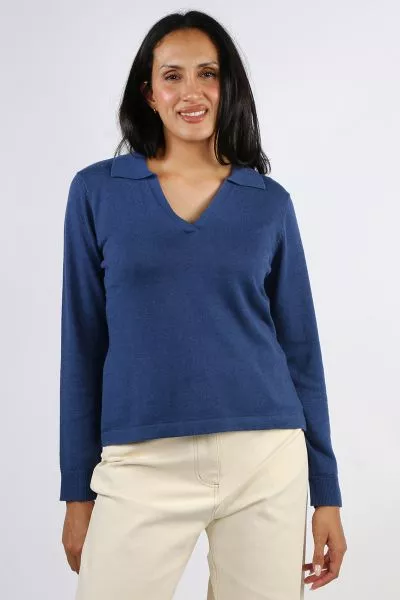A softly structured knit you will reach for on repeat. The Be Good Sweater features a flattering V neck with a subtle collar, full length sleeves and a straight hem with fine rib trims. Knitted in FOIL s cotton cashmere blend, it drapes beautifully withou