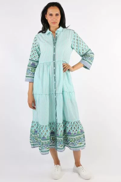 The dress that exudes fun and confidence, this Mississippi Midi Dress by Ibsa is your perfect go to for the season. In a combination of stripes and floral, this mix of prints dress in cotton has a round open neck, front button clousure and gathered sleeve