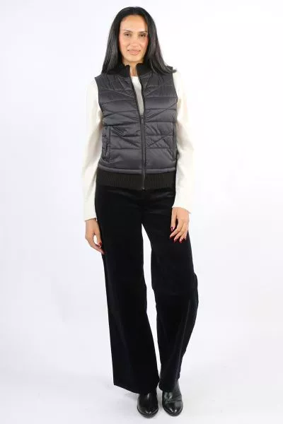 Quilted Puffer Vest In Black By Jump
