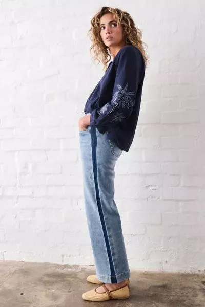 Kireina Side Panel Waterfall Jean In Wash