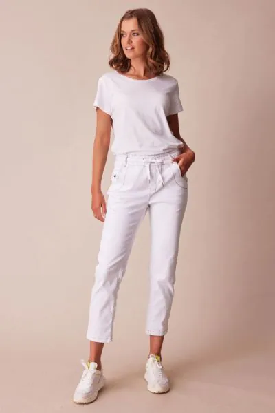 Casual jean with elasticated waist and adjustable drawstring tie. Soft handle achieved by special garment wash.
