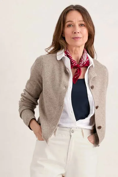 Knitted using a warm wool blend made using 60% RWS certified merino wool, the Tern Tide Cardigan is our go to layer for cool evenings and chilly days. It has a semi fitted shape that falls at the natural waist, with a ribbed cuff, hem and neckline. Design