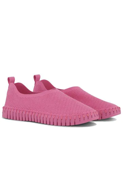 Light weight Tulip shoe with match color sole by ILSE JACOBSEN. The upper is made of recycled microfiber with a decorative minimalistic laser cut pattern attached to our iconic Tulip outsole. Made of 75% natural rubber and 25% recycled rubber, with match 