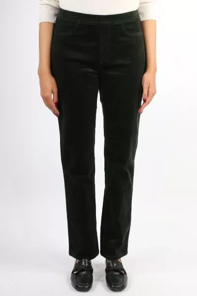 A little color never hurt anyone. Who said winter has got to be boring. This Vassalli Pinwheel baby Corduroy pants that are perfect for the season. In a straight leg and stitch details, the pull on pants come in a variety of colors that allow you to mix a