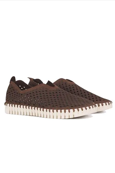 Tulip Flat By Ilse Jacobsen In Brown