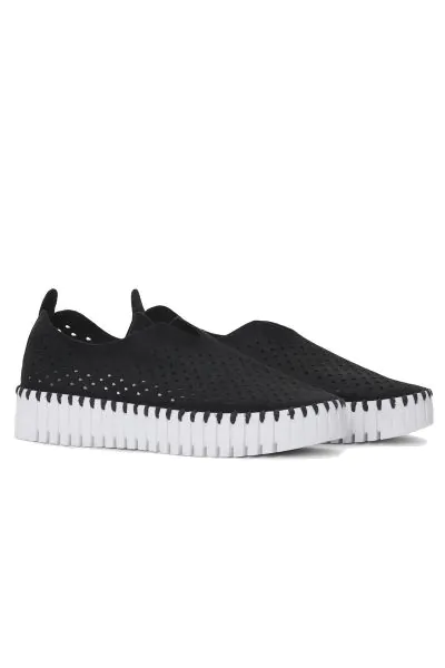 Tulip Platform Shoe By Ilse Jacosben In Black