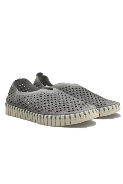 Tulip Flat By Ilse Jacobsen In Grey