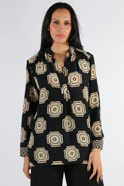 Anupamaa Medallion Roma Shirt In Print