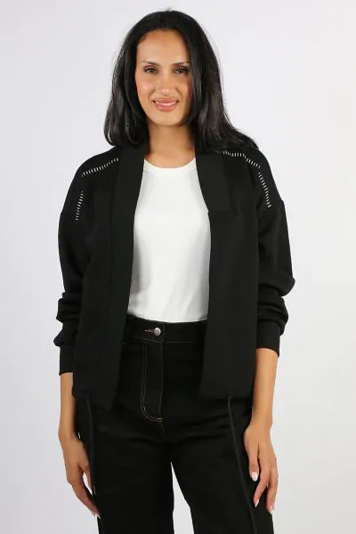 The Bone and Arrow Voi Jacket is a signature simple but stylish open front jacket from the New Zealand based label. It is designed with a relaxed feel and does not feature buttons or fastenings. Features contrast detail stitching on the shoulders and a dr