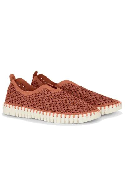 Tulip Flat By Ilse Jacobsen In Brick