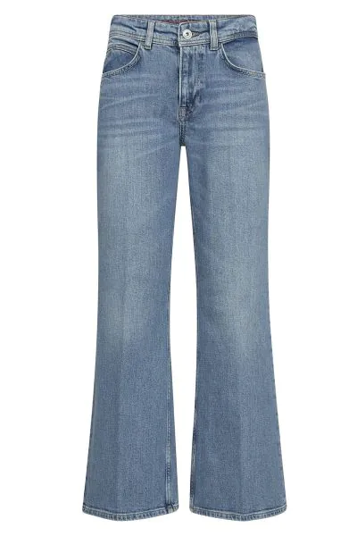 The Cynthia Galleon Jeans from Mos Mosh are a beautifully cut flared jean designed to flatter and elongate the silhouette. Crafted in a classic mid blue wash, they sit comfortably on the waist with a smooth fit through the hip and thigh before falling int