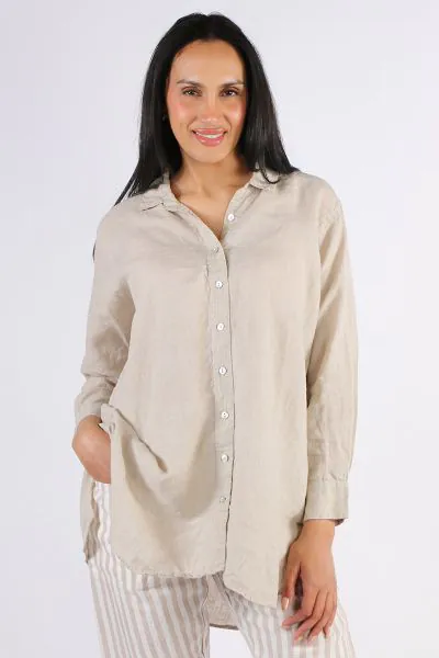 introducing our new skyla shirt that is sure to become a staple in our ladies wardrobes. scooped hem falling lower at the back, nice long length. sleeves perfectly suited for rolling up fits true to size for a relaxed fit , 100% light weight flax linen.
