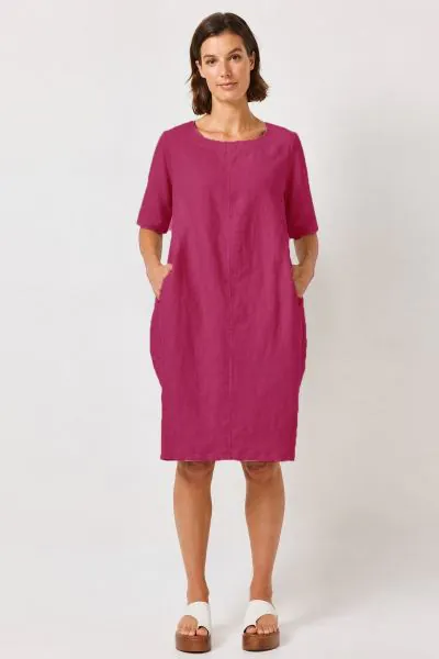 The keyhole neckline midi linen dress with 3/4 sleeves is an elegant and timeless choice. The keyhole neckline adds a touch of allure and sophistication, while the 3/4 sleeves provide a balanced and chic look. Crafted from breathable linen fabric, this dr