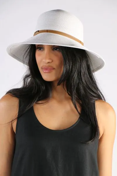 Wide Brim Hat By Cherry Red In White