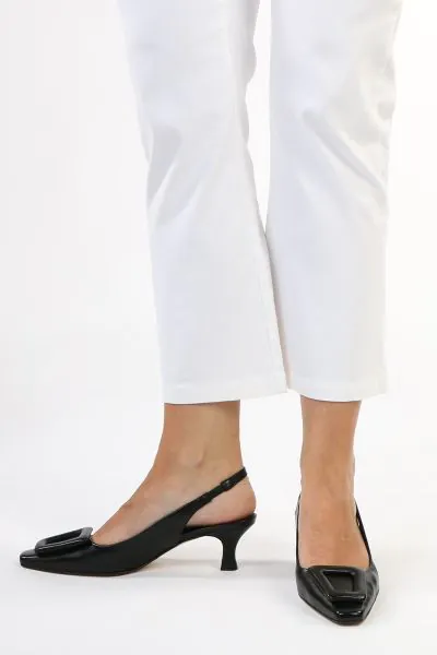 Slingback Cherie Heels By Zinda In Black