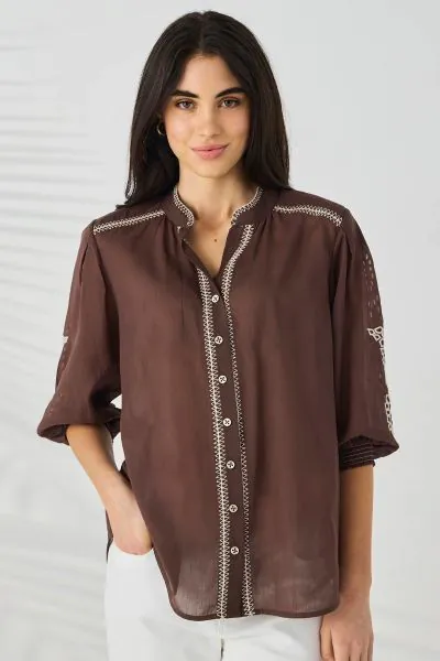 Lania Chloe Applique Shirt In Chocolate