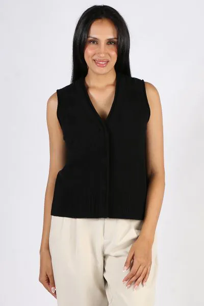 Easy Pippa Vest by Loobies story is a perfect go to for the season. In a 100% Merino, the sleeveless vest in a basket weave can be layered or worn on its own with your favourite pants or skirts. LSK2520.
