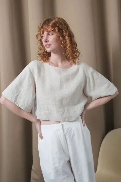 Featuring a relaxed, boxy shape and oversized sleeves, the Maya top goes beautifully with our linen pants or your cropped Denim Jeans. Embrace the simplicity and make MAYA your go to piece for a fresh spring summer wardrobe.

