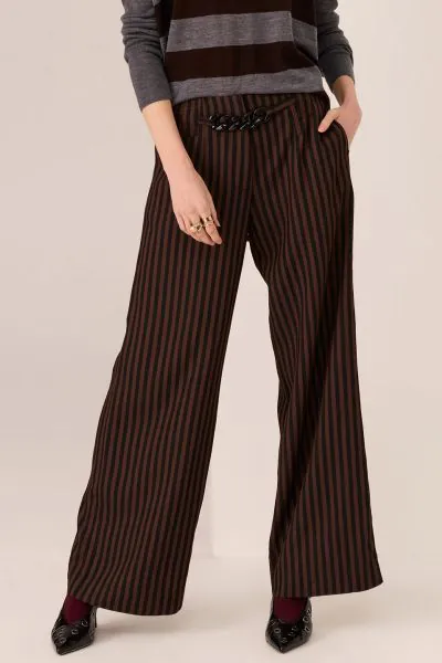 Featuring a soft wide leg fit and a feature chain belt, the Dara Belted Pant is the perfect highlight piece for Winter. Zip fly and hook and bar fastening. Hip pockets. Back pockets. Five belt loops. Detachable tie belt with black perspex chain detail. Fu