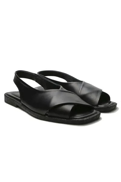 Sempre Di Crossover Sandal In Black