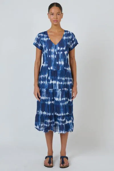 Easy to wear, ready for anything. The Shadow Typhoon tiered midi dress is cut from breathable 100% cotton with a flattering V neckline, short sleeves, and handy side pockets. Its relaxed fit and softly layered skirt offer light structure and ease perfect 