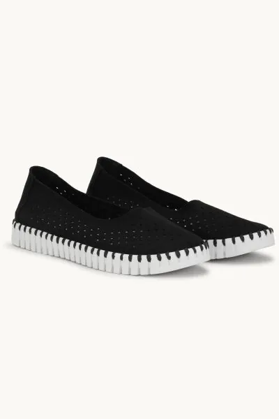 Ballerina Tulip Flat By Ilse Jacobsen In Black