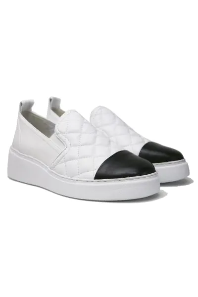 Django and Juliette Yuppy Sneaker In White