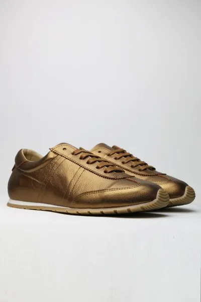 Go for a more than your average basic sneaker this season by Zeta. The Innox Sneaker is a fun sneaker in a metallic finish leather upper and a lace up closure. The flexi sole provides easy comfort Go for your favourite colour this season.