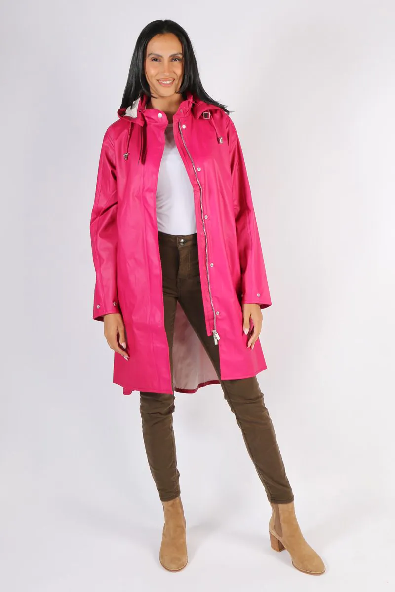 Reads Online ILSE-J-RAIN-71-24-COAT