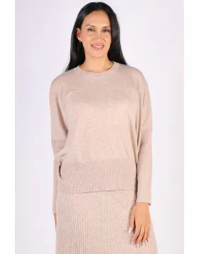 A stylish option by Bridge and Lord, this Wedged Jumper is all sort of style along with comfort. In the signature Merino and Cashmere Blend, the round neck and dolman cut full length sleeves make for a perfect cozy jumper. Style it with easy pants or flar