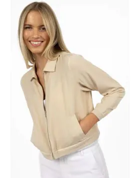 Fuss free and adaptable, the Cruise Jacket is a seamless addition to your wardrobe. In Lyocell, the cropped cruise jacket and naturally dyed with an easy fit and zip front. Style over easy tanks and tees. Style HS25400.
