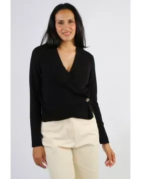 
A perfect cardigan that gives you many styling options, this Wrap Cardi by Foil is a perfect one. In an easy cotton blend, the long sleeve cardi with a V neck can be styled front open or wrapped around with a button closure on the side. The Classic Ribb