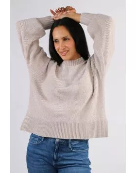 If you are craving a soft and cosy, casual knit this season, then the Humidity Lifestyle Chenille Jumper is your dream piece. Crafted from a plush chenille knit, it offers warmth without weight while still giving you a polished look. Featuring a deep cont