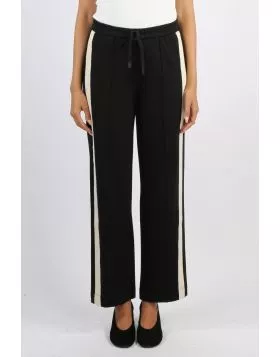 The Century Pant offers a relaxed wide leg fit with an elasticated waistband and drawcord for comfort. Featuring cream herringbone tape along the side seams and a pin tuck stitch down the centre leg, this versatile style blends ease with effortless sophis