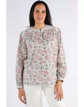 Go for a fun floral shirt this season by Mandalay. In a floral and paisley pattern, the shirt with mandarin collar and top stitch details along the placket. The quilted printed details on shoulder and slight gathered details finish of the look. Style with