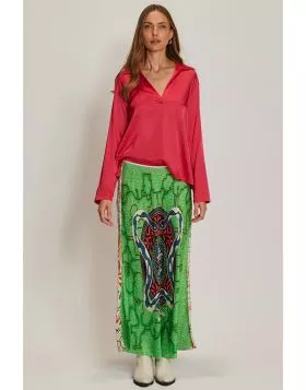 A vibrant take on the classic slip skirt, the Blakely is cut in a flowing maxi length with an elastic waistband for effortless comfort. Designed in a bold snake inspired Shipibo print, it makes a statement on its own or paired with the matching cami.
