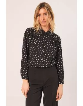 This basic polka dot shirt is going to be one of your go to pieces for everyday wear. It has a classic collar, dropped shoulders and a flared cut. The drape of the fabric and its relaxed fit make it a very comfortable garment. MI185.
