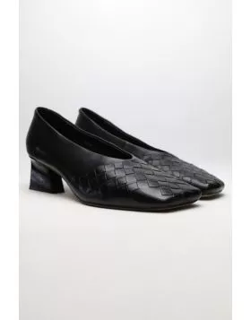 Valentina Pump By Minx In Black
