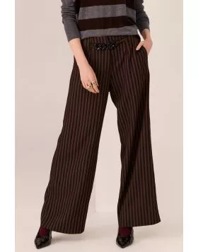 Featuring a soft wide leg fit and a feature chain belt, the Dara Belted Pant is the perfect highlight piece for Winter. Zip fly and hook and bar fastening. Hip pockets. Back pockets. Five belt loops. Detachable tie belt with black perspex chain detail. Fu